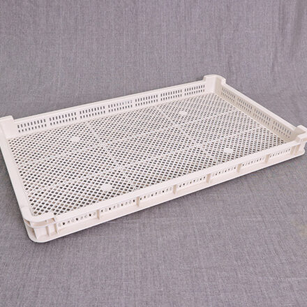 صواني التجفيف البلاستيكية – مزايا التصنيع، التطبيقات، وأفضل الممارسات