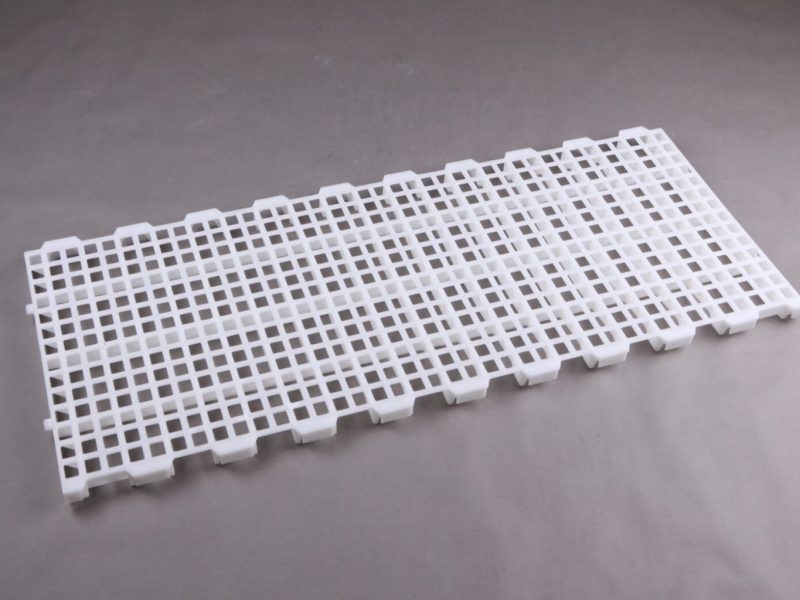 **Répondre aux défis courants de l'installation de planchers à lattes pour volailles de reproduction dans les élevages de poulets commerciaux**