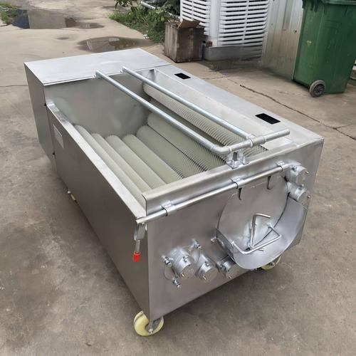 Le processus complet de traitement des pieds de porc : retrait des sabots, flambage des poils, polissage et tri